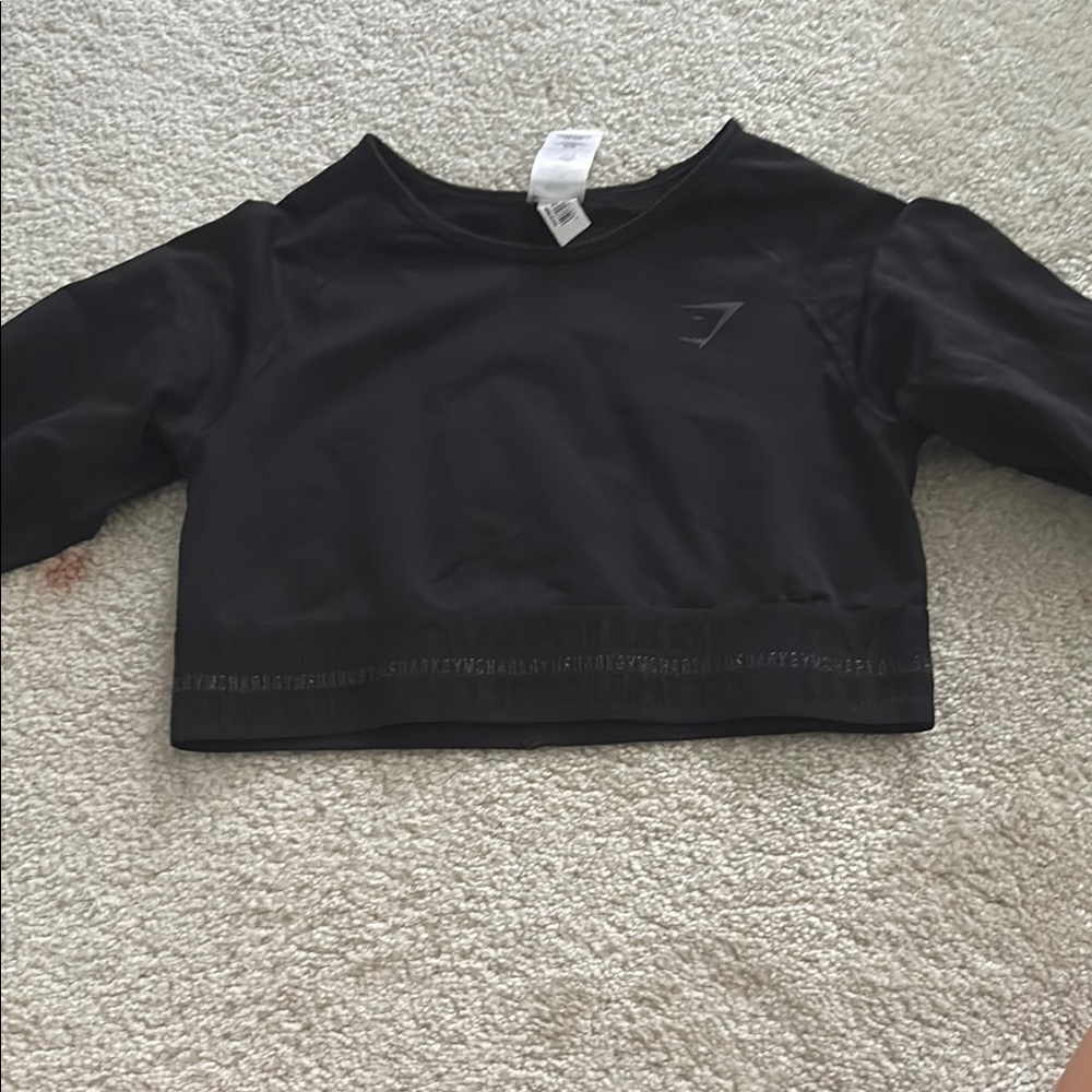 gymshark black long sleve crop top
